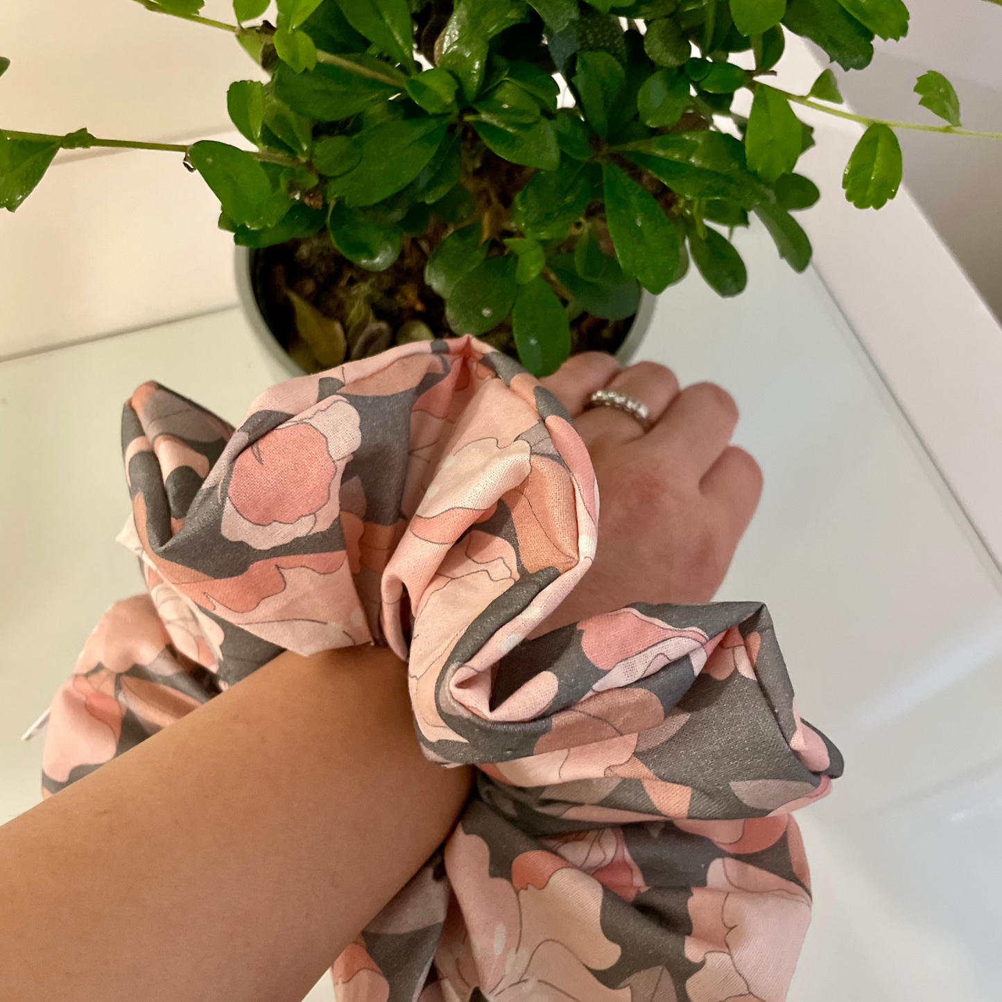 Lovely (Zipper pocket)